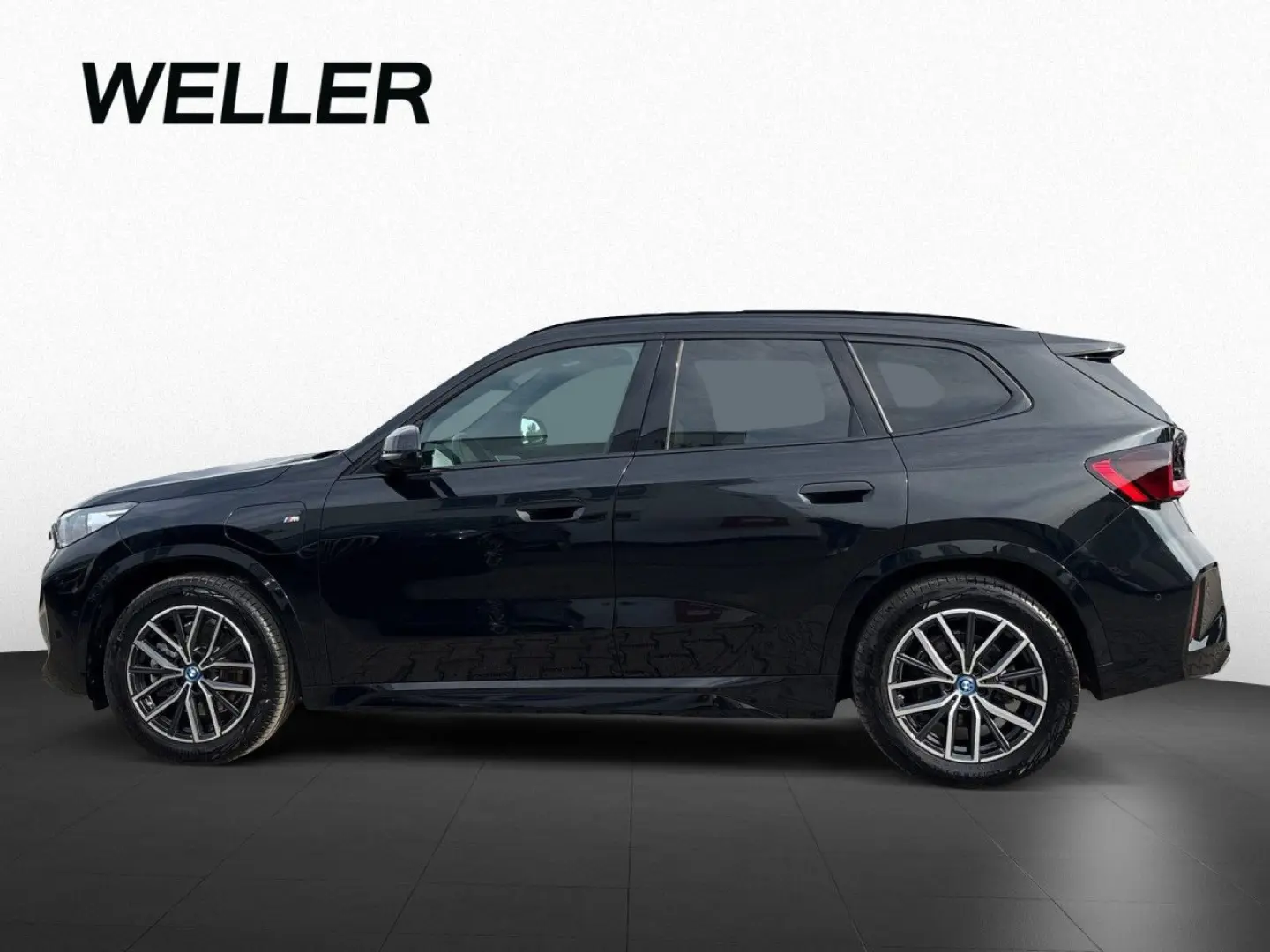 X1 xDr30e M SPORT HUD H&K 360 Panoramic Keyless