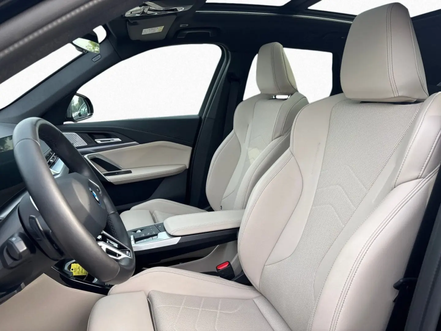 X1 xDr30e M SPORT HUD H&K 360 Panoramic Keyless