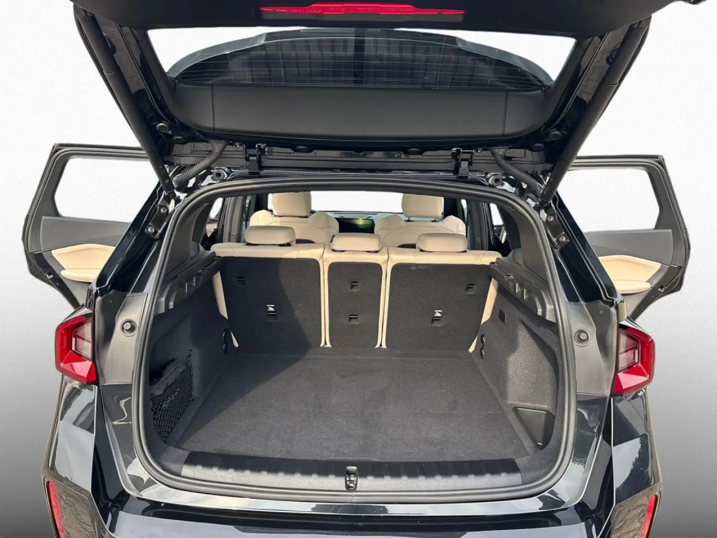 X1 xDr30e M SPORT HUD H&K 360 Panoramic Keyless