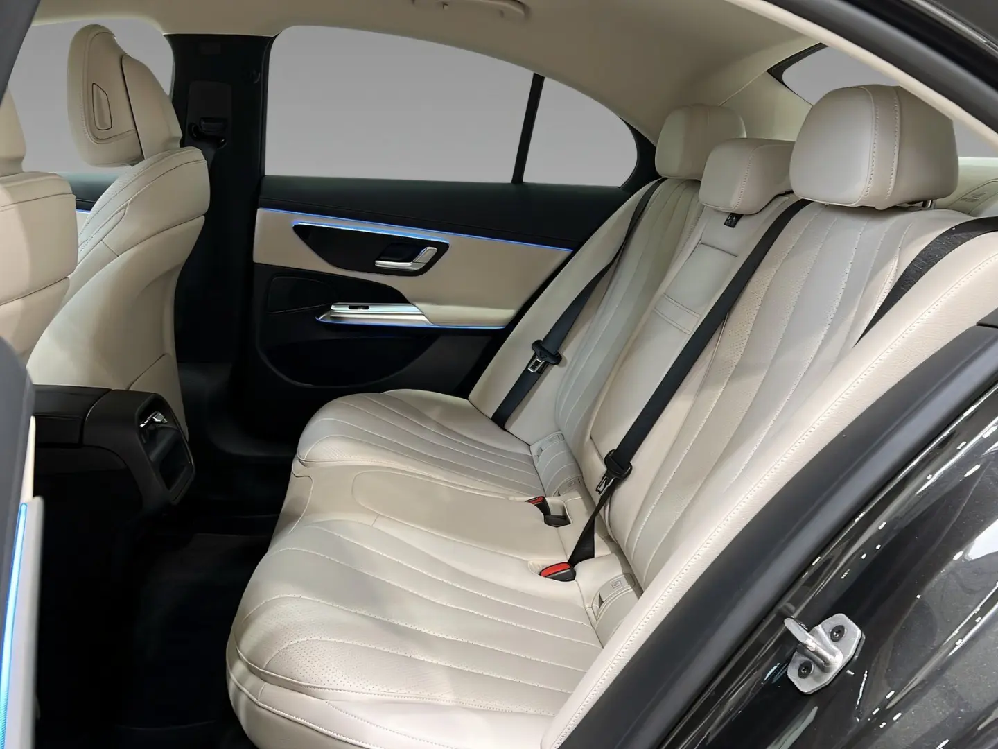 E 450 d 4M AVANTGARDE DISTR Superscreen Memo 360