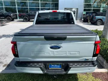 F 150 Lightning SXT AWD Elektro 2023 hellgrau