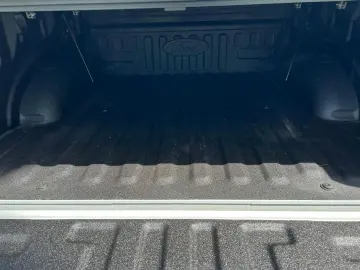 F 150 Lightning SXT AWD Elektro 2023 hellgrau