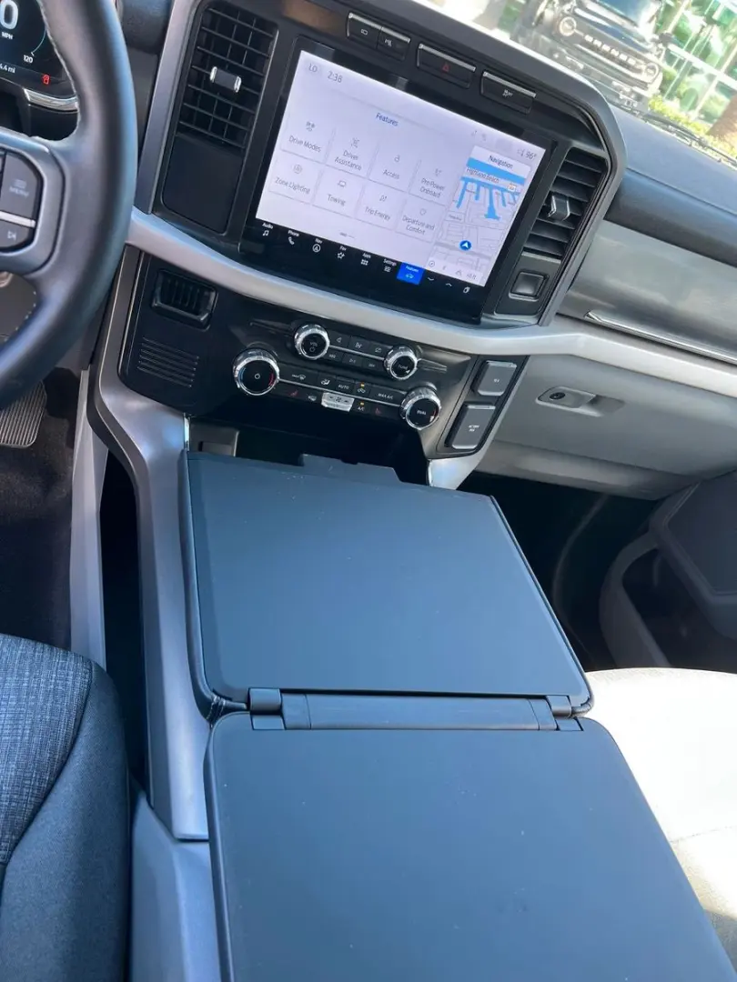 F 150 Lightning SXT AWD Elektro 2023 hellgrau