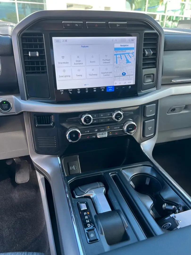 F 150 Lightning SXT AWD Elektro 2023 hellgrau