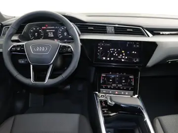 Q8 50 quattro advanced e-tron MATRIX-LED LED ACC