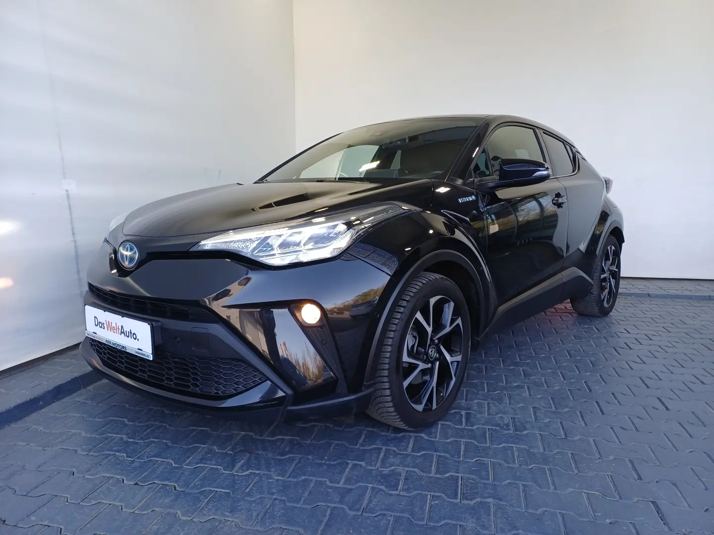 Toyota C-HR 2 0 Hybrid C-LUB CVT