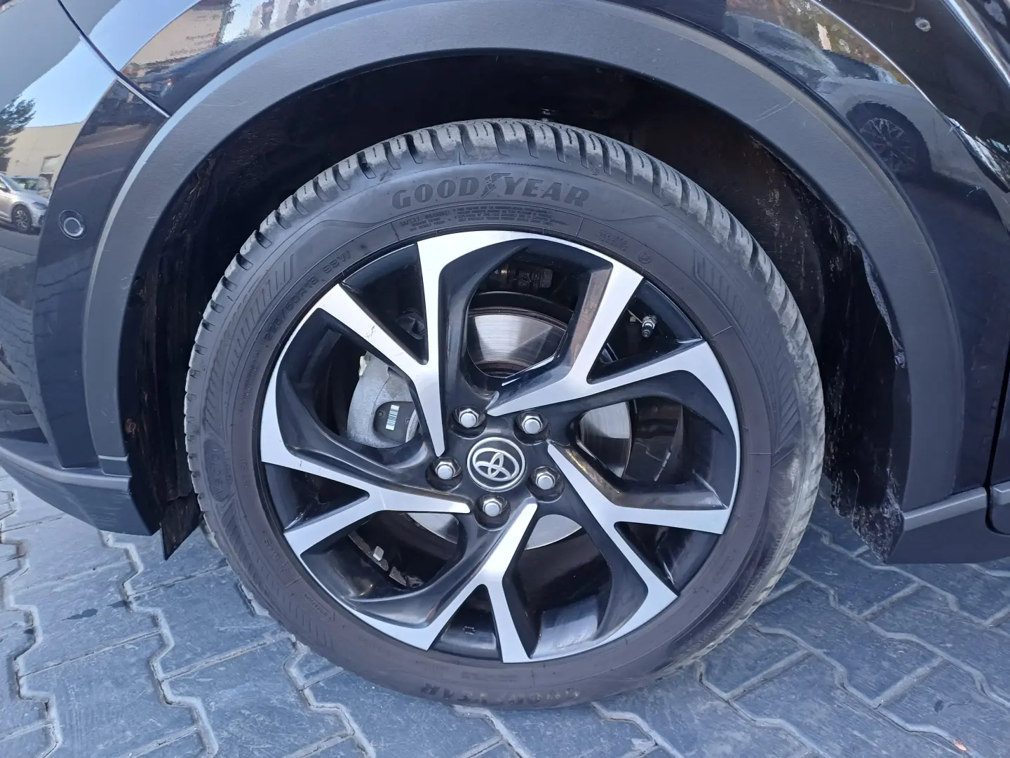 Toyota C-HR 2 0 Hybrid C-LUB CVT