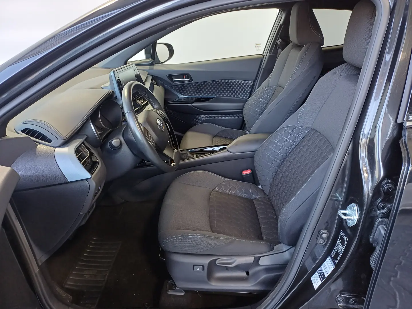 Toyota C-HR 2 0 Hybrid C-LUB CVT