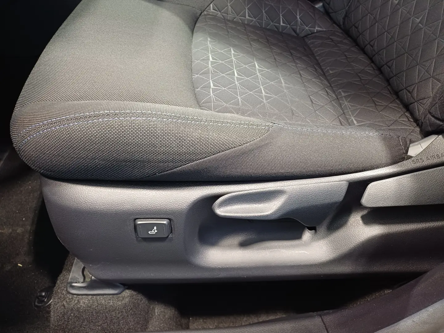 Toyota C-HR 2 0 Hybrid C-LUB CVT