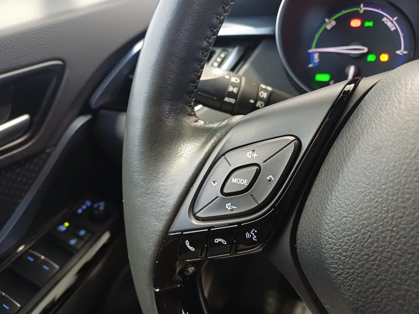 Toyota C-HR 2 0 Hybrid C-LUB CVT