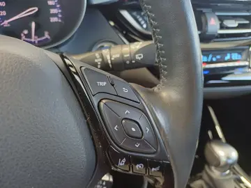 Toyota C-HR 2 0 Hybrid C-LUB CVT