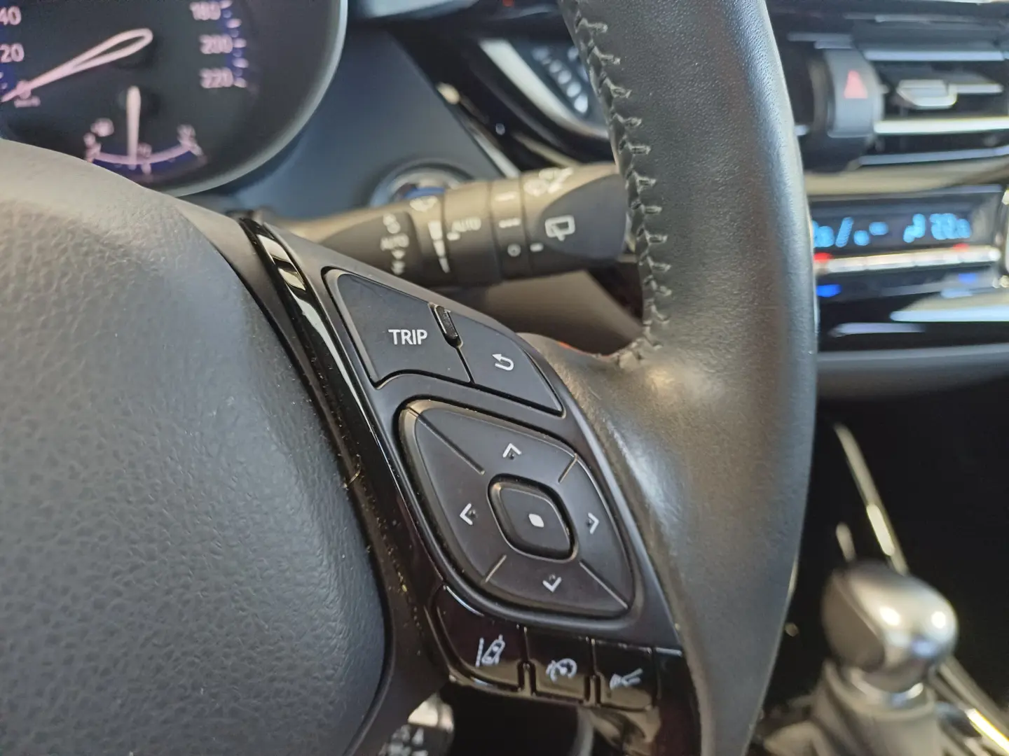 Toyota C-HR 2 0 Hybrid C-LUB CVT