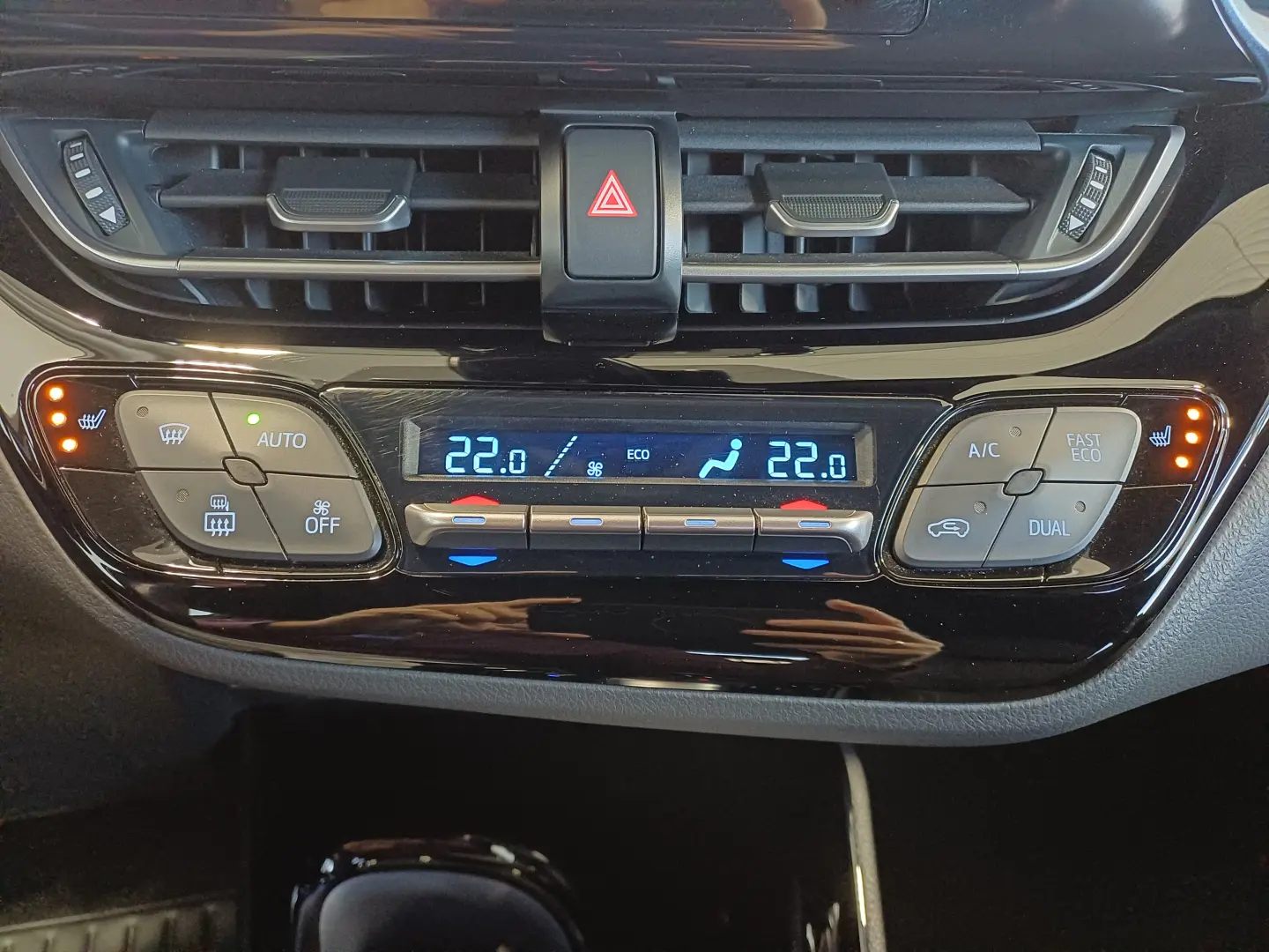 Toyota C-HR 2 0 Hybrid C-LUB CVT