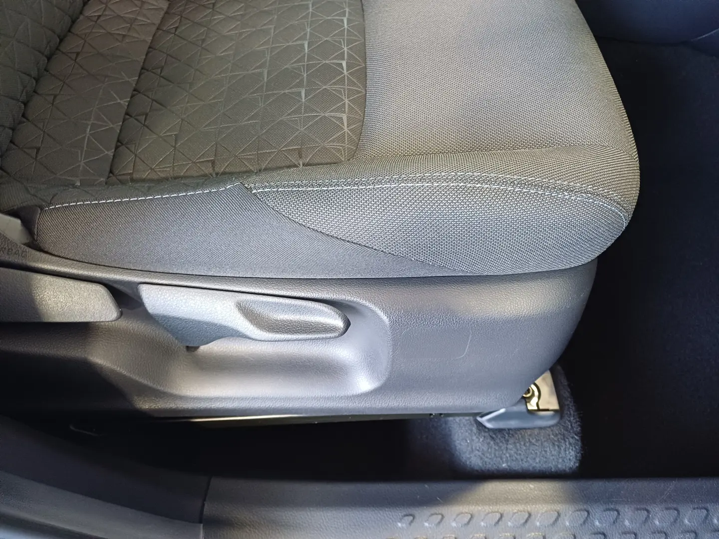 Toyota C-HR 2 0 Hybrid C-LUB CVT