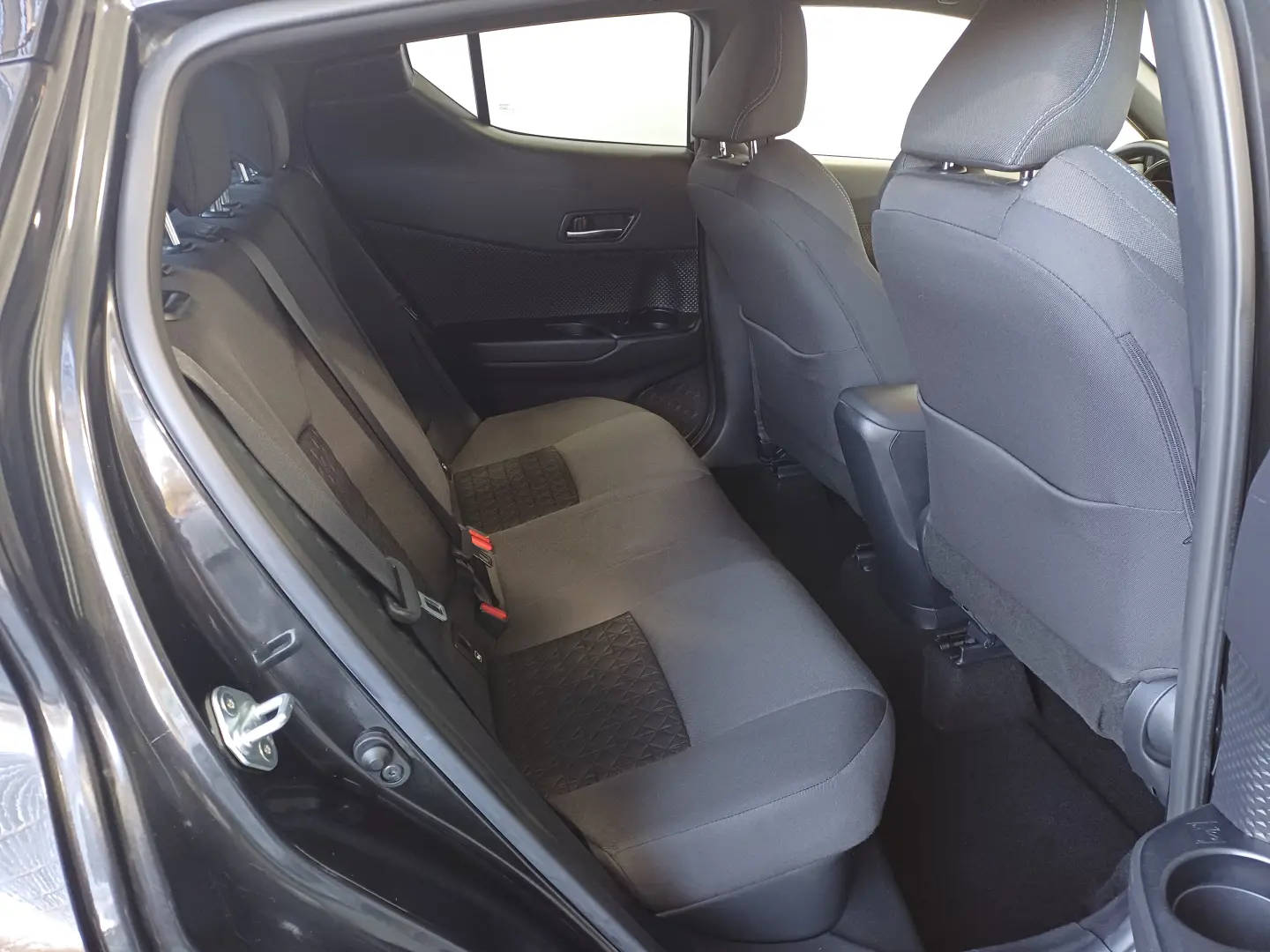 Toyota C-HR 2 0 Hybrid C-LUB CVT