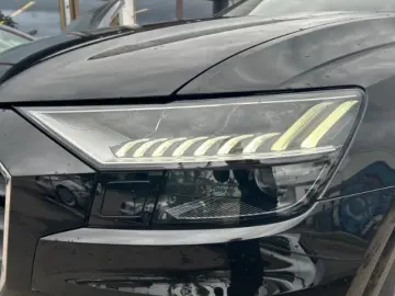 Q8 55 TFSI e S Line 22 Matrix Kamera Leder