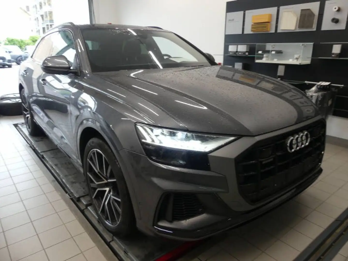 Q8 45 TDI qu S line MATRIX AIR STANDHZG AHK 21