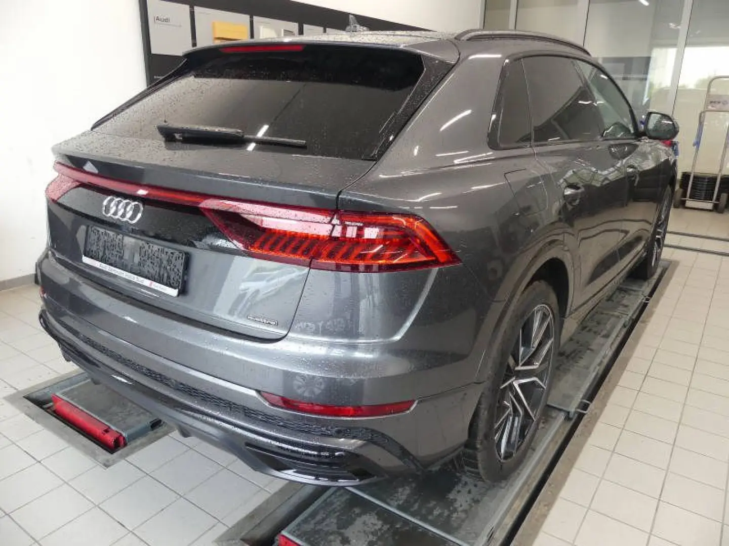 Q8 45 TDI qu S line MATRIX AIR STANDHZG AHK 21