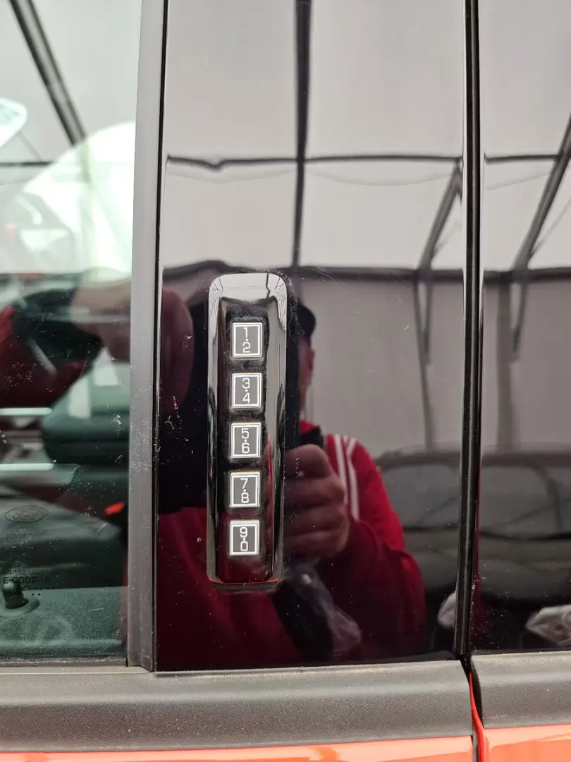 Ford F 150 Raptor T1