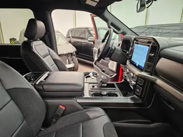 Ford F 150 Raptor T1