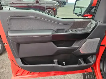 Ford F 150 Raptor T1