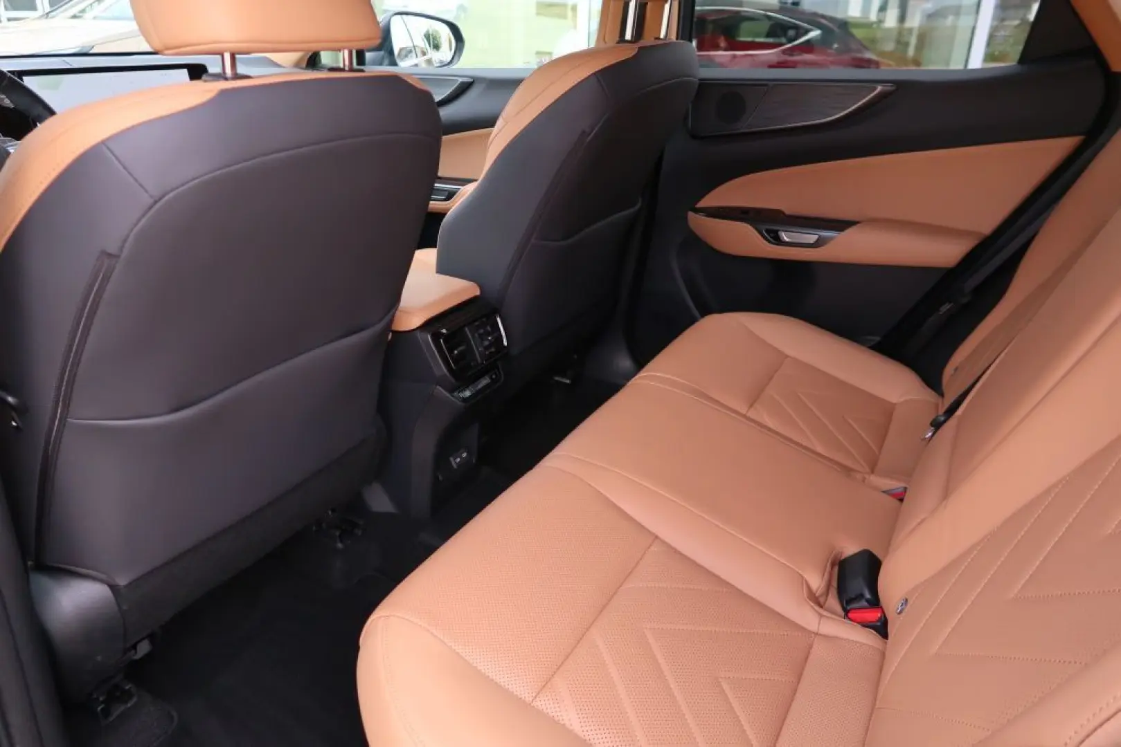 NX 450h  E-FOUR Executive Ventilation 360