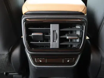 NX 450h  E-FOUR Executive Ventilation 360