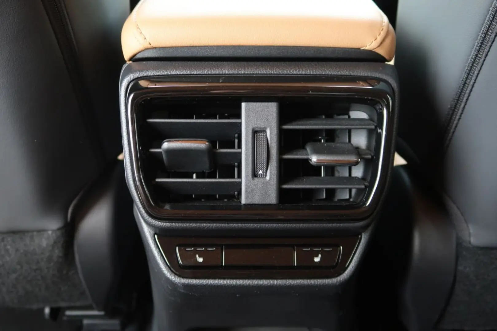 NX 450h  E-FOUR Executive Ventilation 360