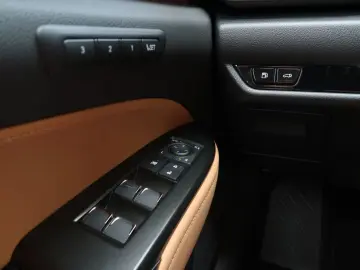 NX 450h  E-FOUR Executive Ventilation 360