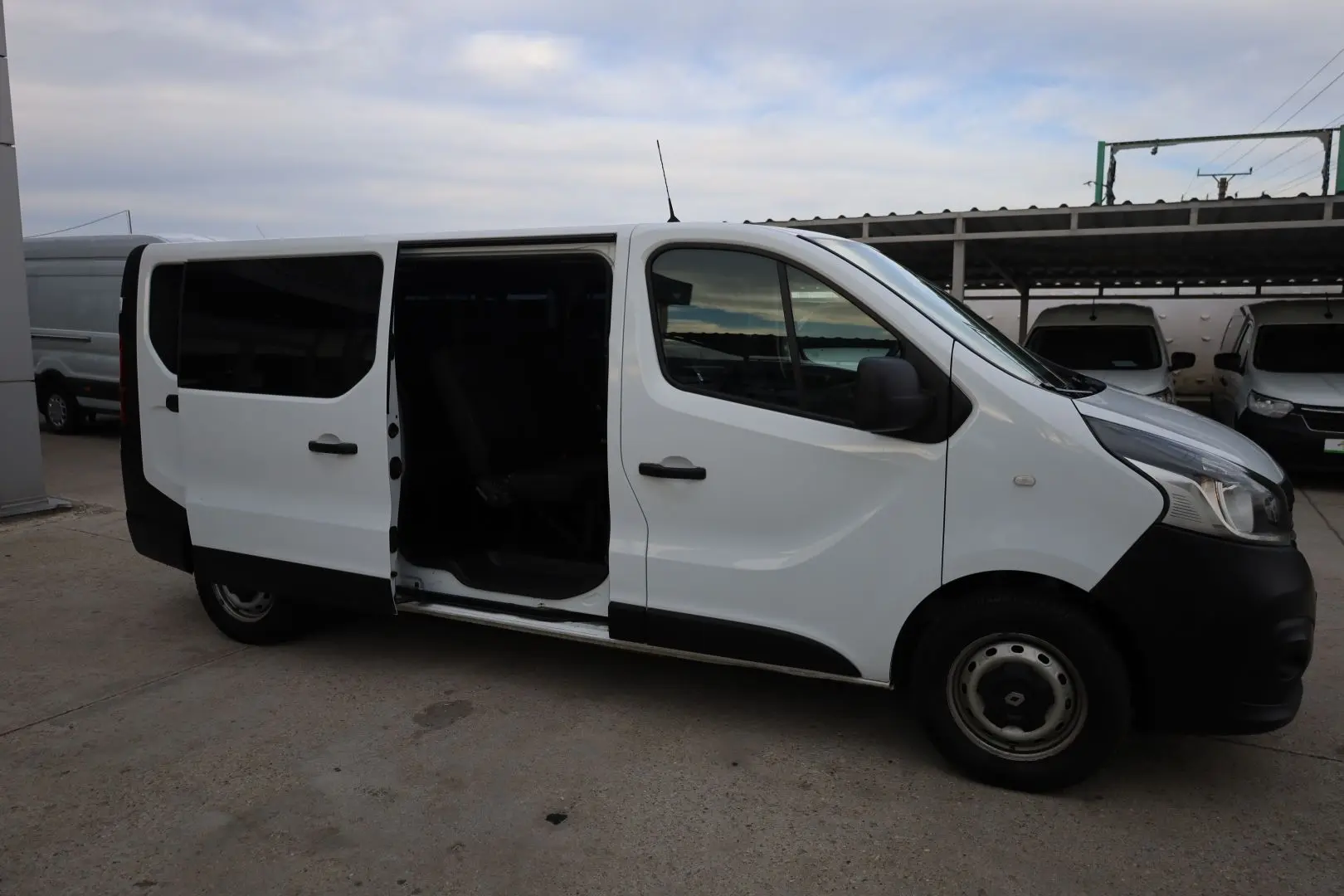 Renault Trafic L2H1-8 1 ( motor reconditionat )