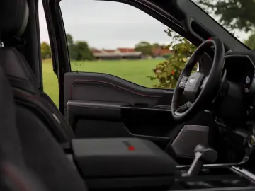 Ford F 150 Raptor R 5.2 Supercharged V8