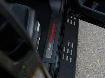 Ford F 150 Raptor R 5.2 Supercharged V8