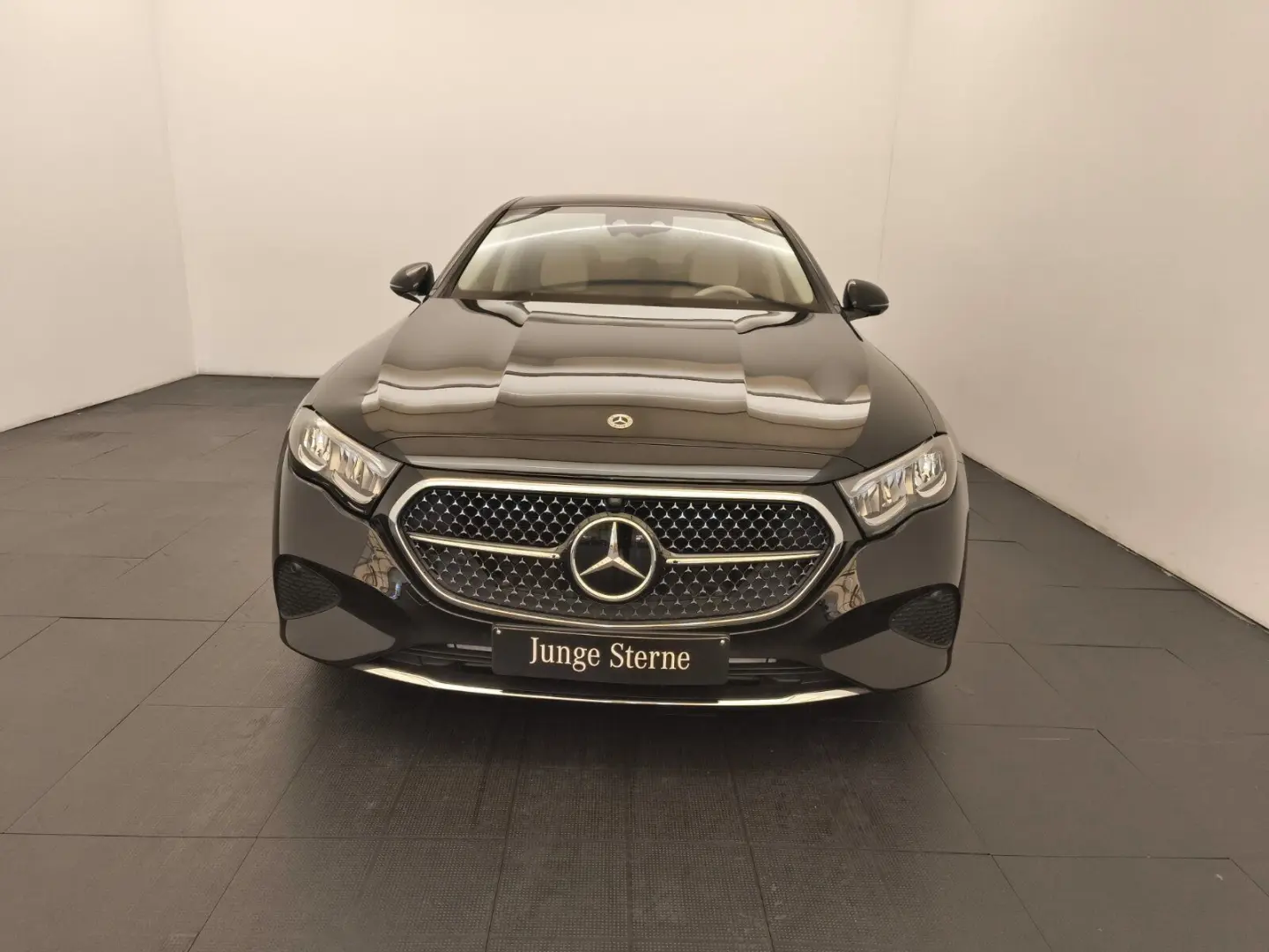 E 200 Avantgarde Fahrassi  AHK RüCam Ambiente