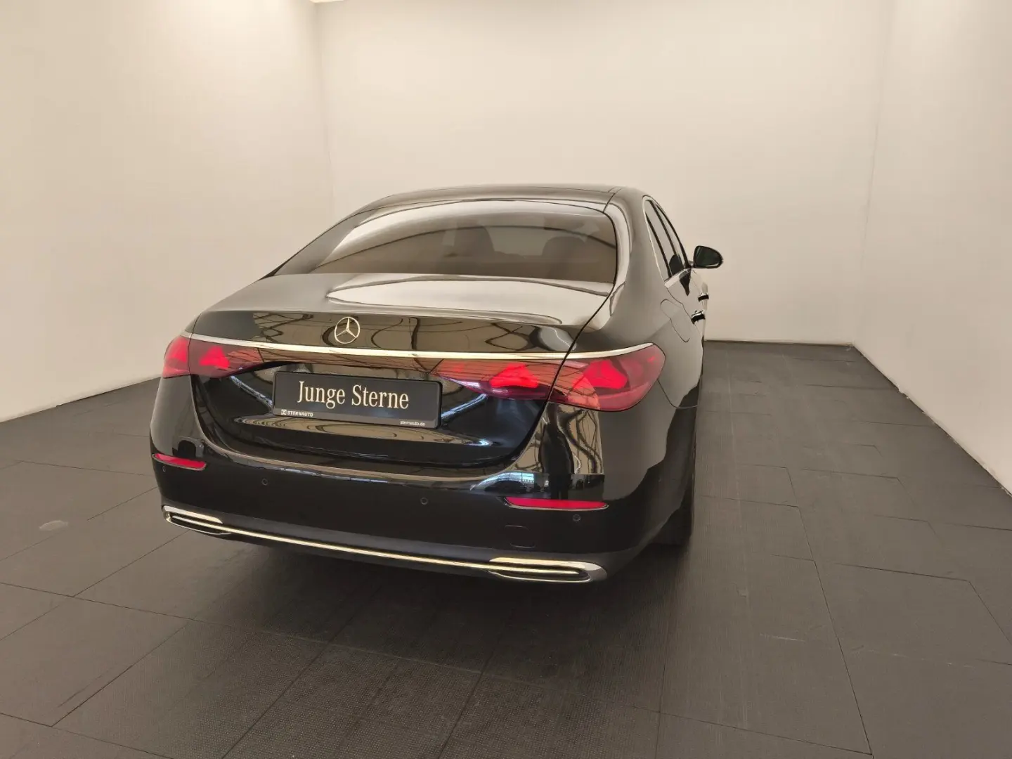 E 200 Avantgarde Fahrassi  AHK RüCam Ambiente