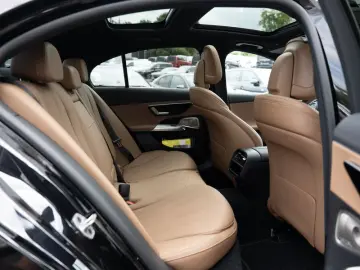 E 200 AMG-Sport DIGITAL Pano Burm 360 Distr Memo