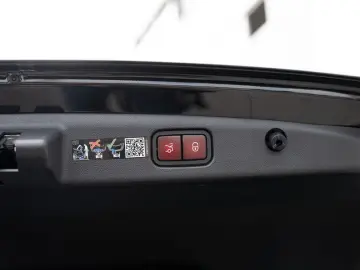 E 200 AMG-Sport DIGITAL Pano Burm 360 Distr Memo