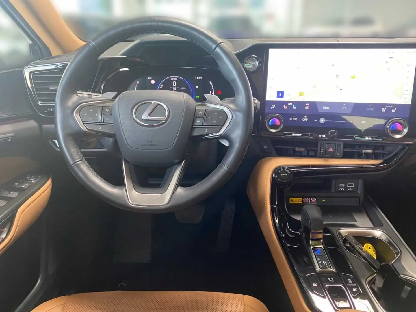 NX 350h 2.5 Hybrid 4x4 Luxury Line PANO HUD