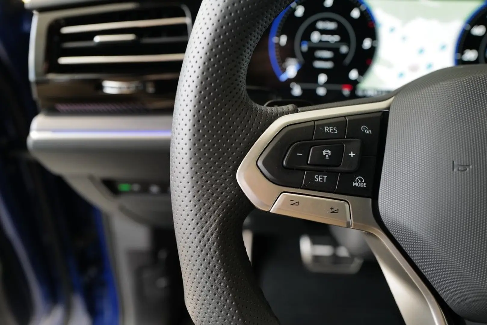 VW Touareg 3.0TDI R-Line