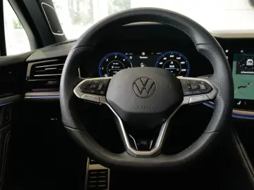 VW Touareg 3.0TDI R-Line