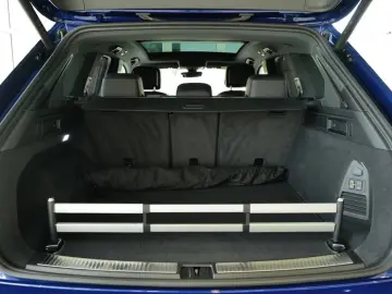 VW Touareg 3.0TDI R-Line