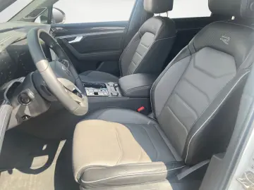 VW Touareg TDI R-Line