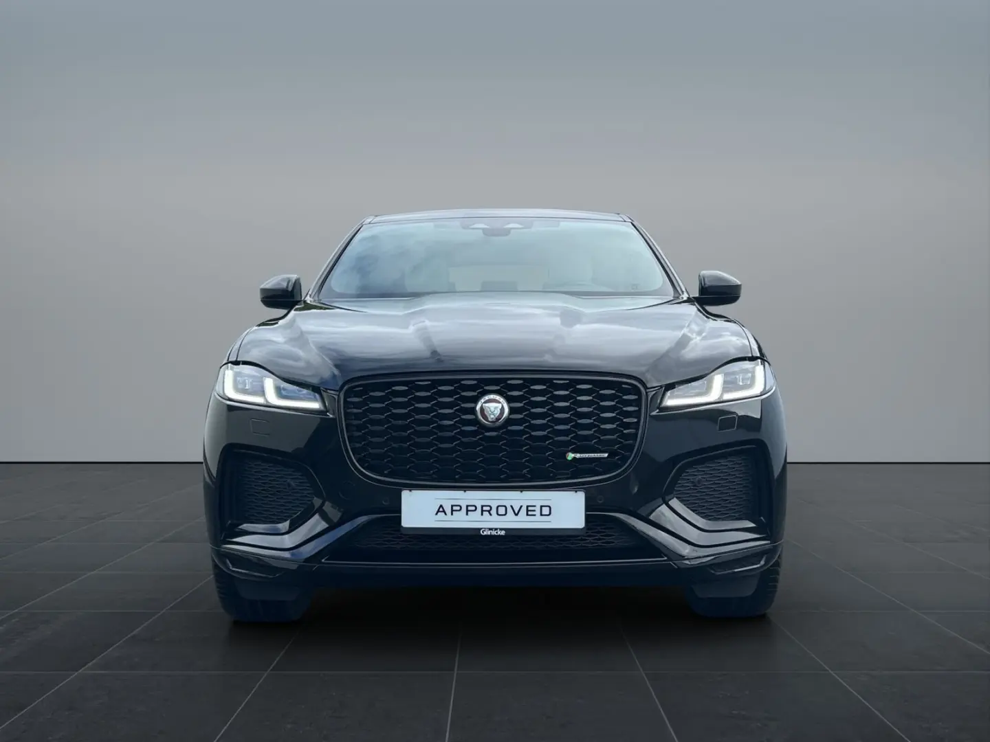 F-PACE P250 R-Dynamic SE Black Pack Pixel LED