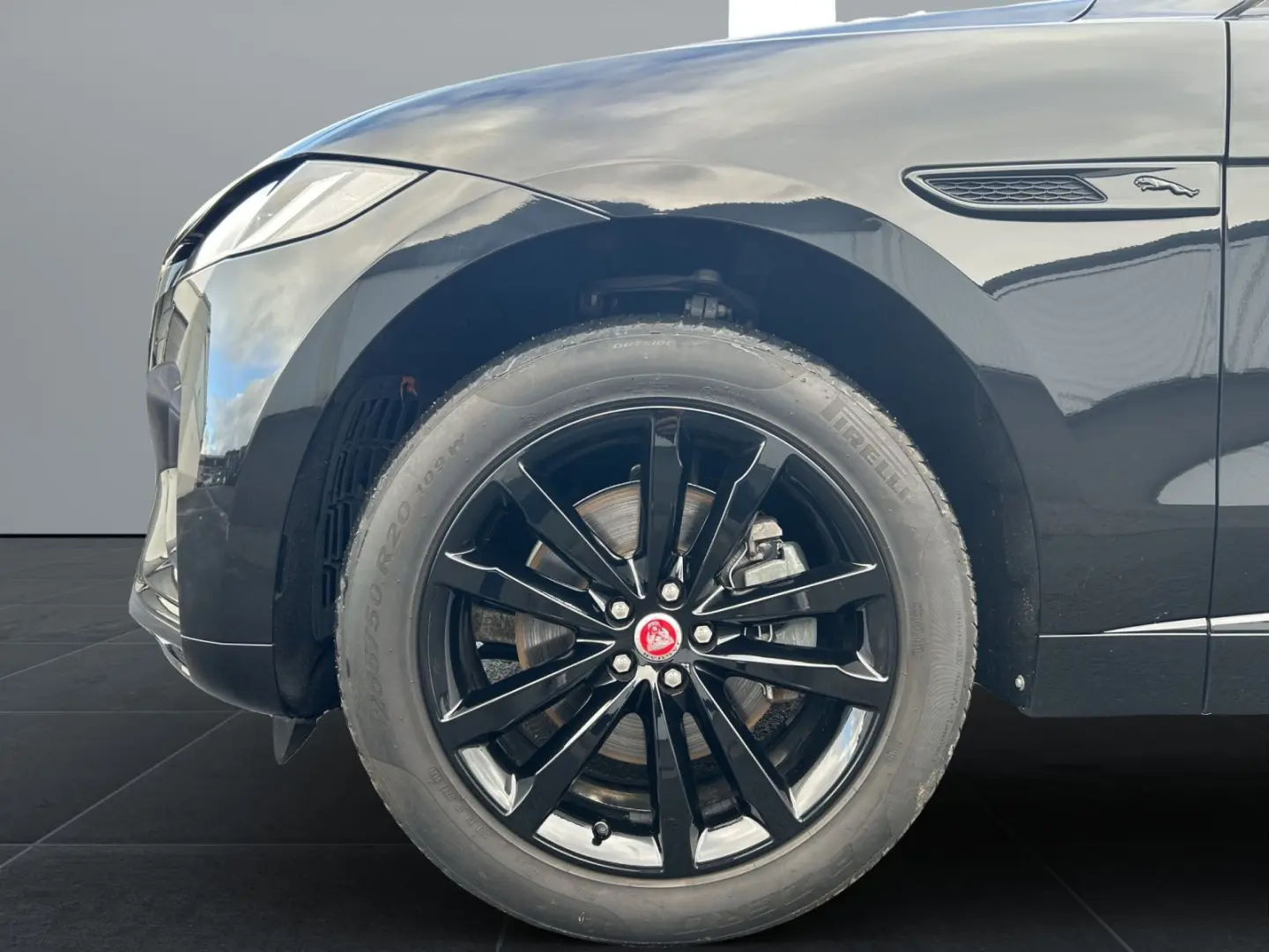 F-PACE P250 R-Dynamic SE Black Pack Pixel LED