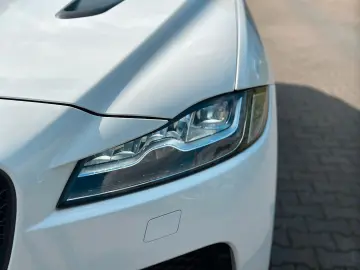 F-Pace F-PACE SVR AWD Garantie  Sport  1.Hand