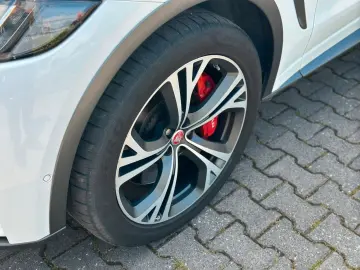 F-Pace F-PACE SVR AWD Garantie  Sport  1.Hand
