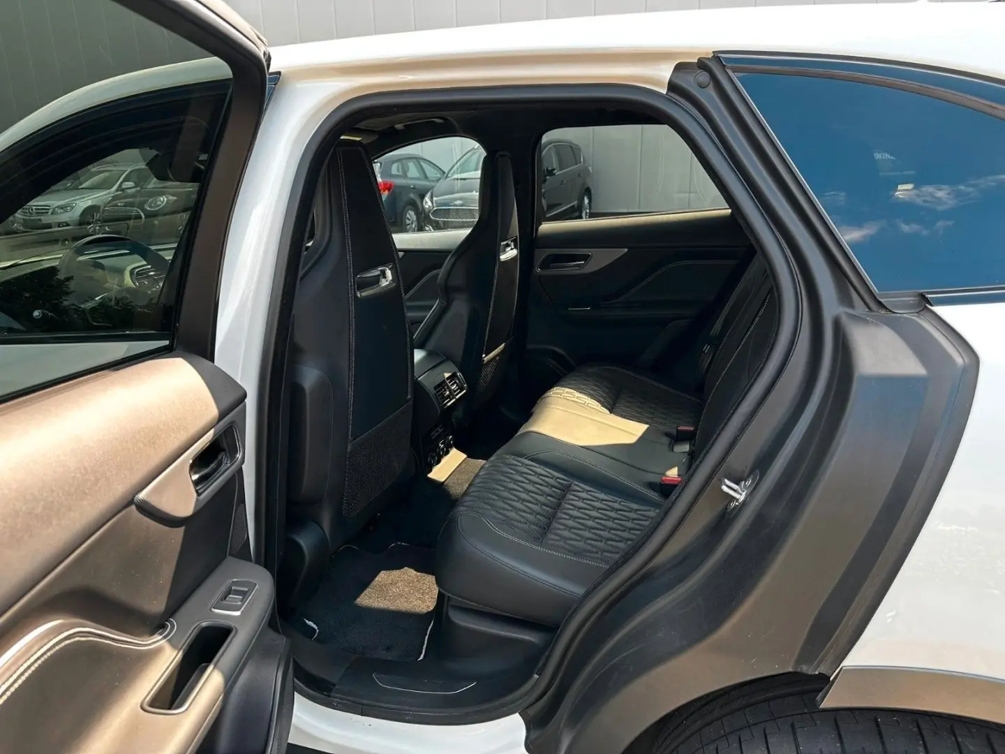 F-Pace F-PACE SVR AWD Garantie  Sport  1.Hand