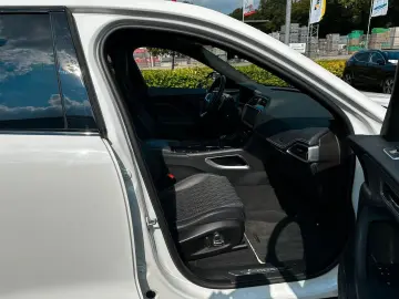 F-Pace F-PACE SVR AWD Garantie  Sport  1.Hand