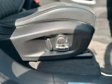 F-Pace F-PACE SVR AWD Garantie  Sport  1.Hand