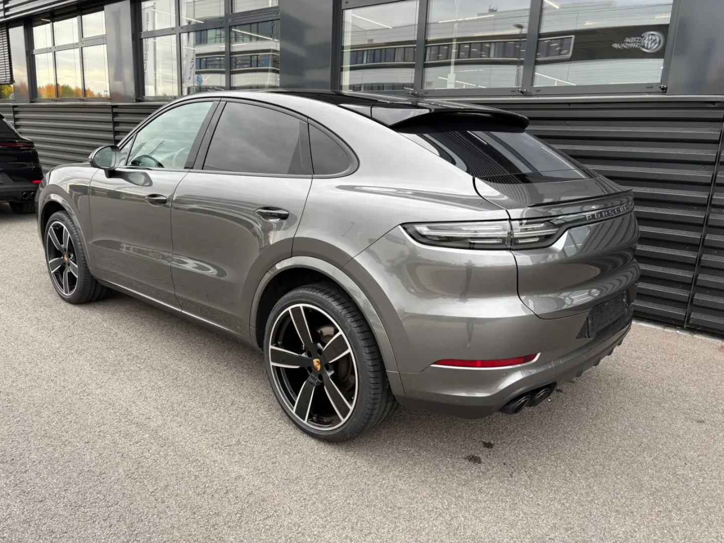 Cayenne Coupe -PANO-INNO-BOSE-22 CLASSIK-1HAND