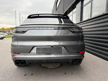 Cayenne Coupe -PANO-INNO-BOSE-22 CLASSIK-1HAND